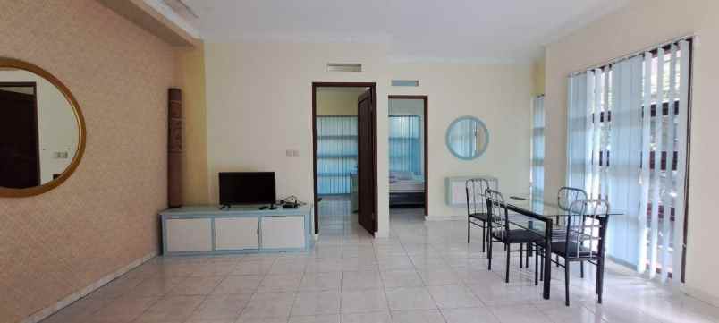 dijual rumah komp villa istana bunga