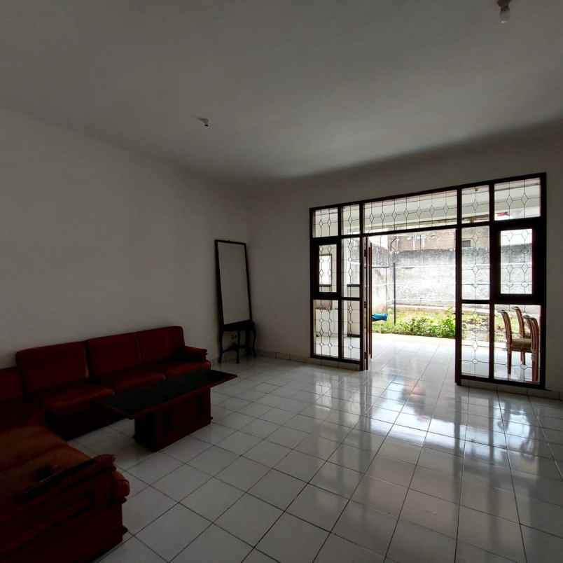 dijual rumah komplek arcamanik antapani