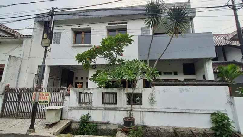 dijual rumah komplek bangun cipta