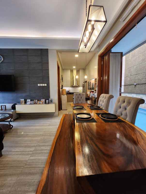 dijual rumah komplek bintaro jaya