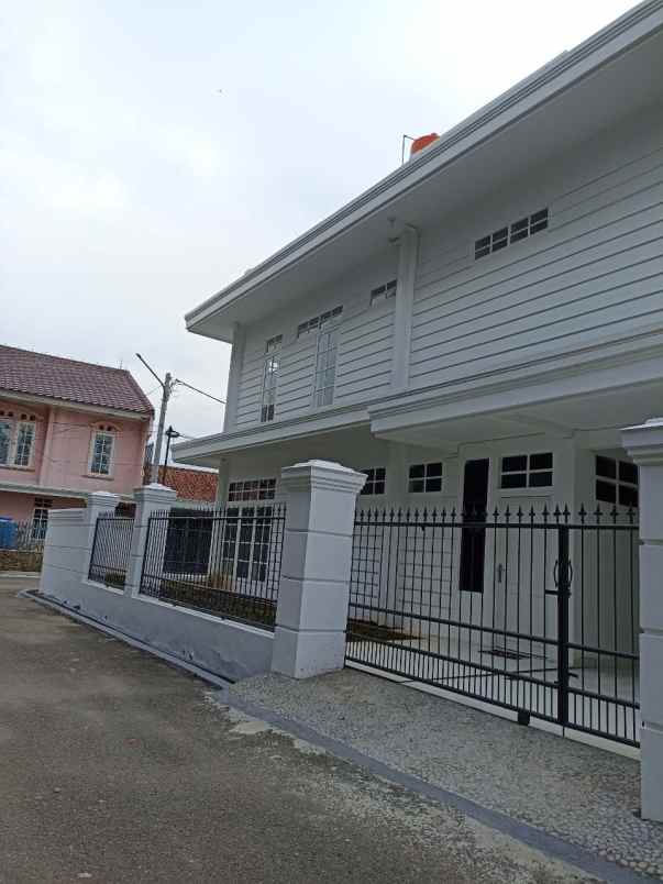 dijual rumah komplek guruminda