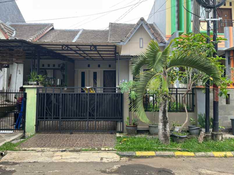 dijual rumah komplek mewah vila dago