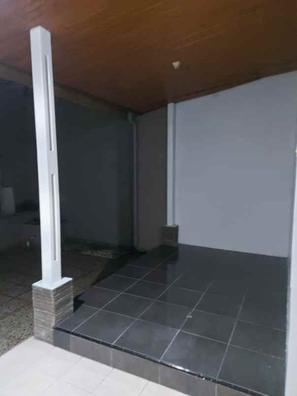 dijual rumah komplek mewah vila dago