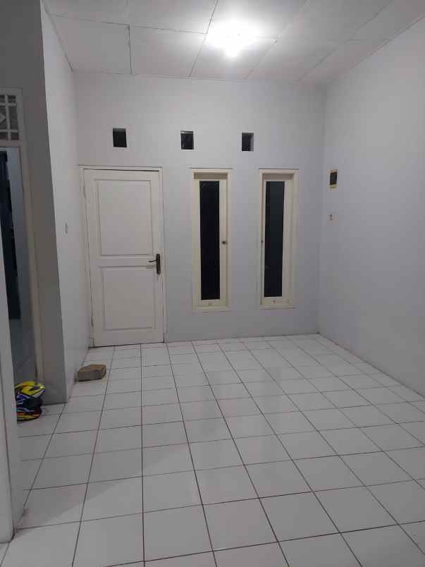 dijual rumah komplek mewah vila dago