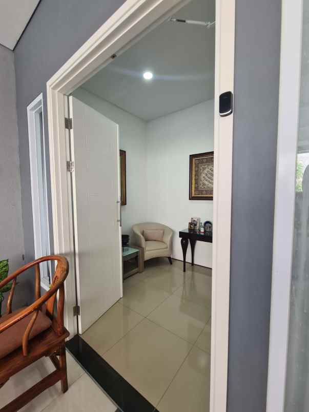 dijual rumah komplek setraduta kec