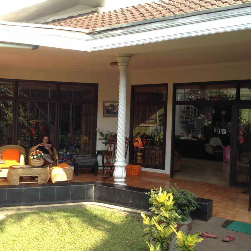 dijual rumah komplek taman sakura indah bdg