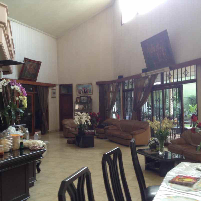 dijual rumah komplek taman sakura indah bdg