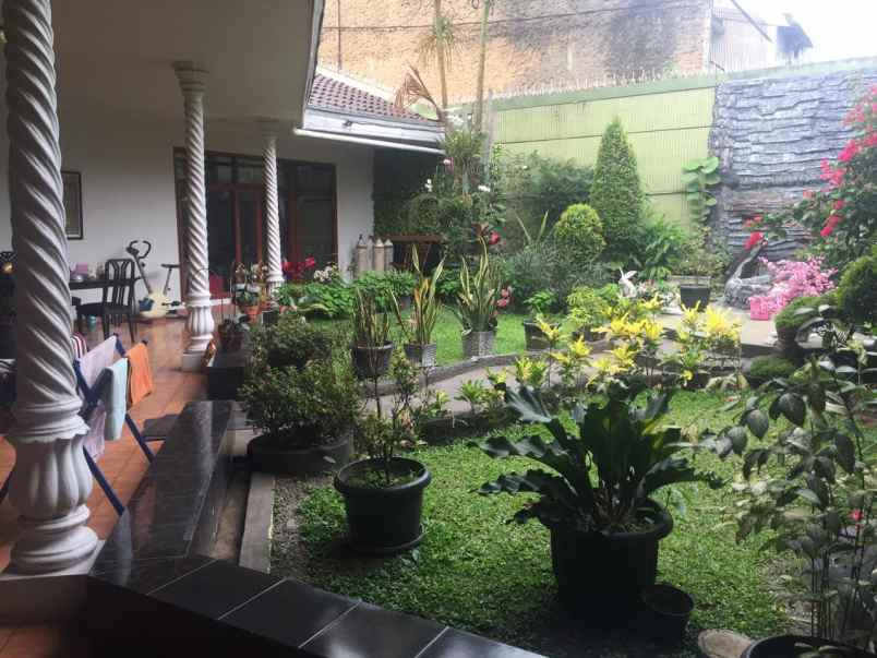 dijual rumah komplek taman sakura indah bdg