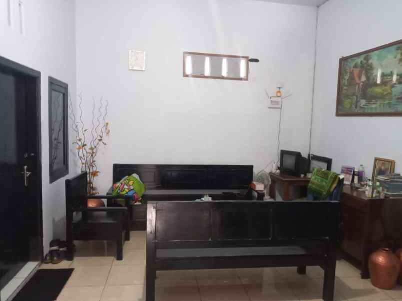 dijual rumah kos dekat kampus jember jl sumatera