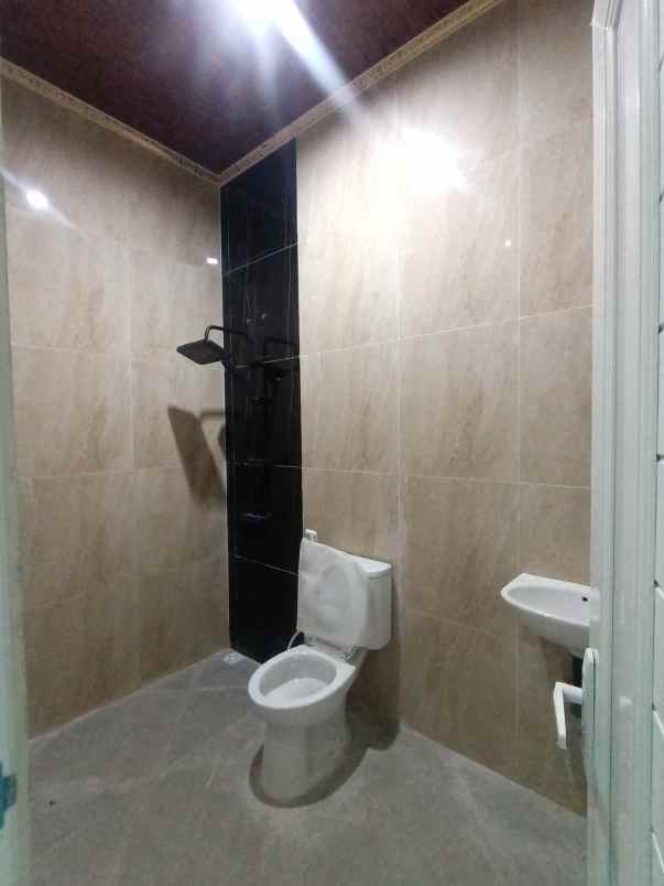 dijual rumah kota harapan indah bekasi