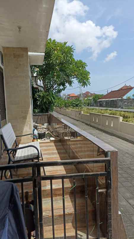 dijual rumah lantai 1 denpasar barat