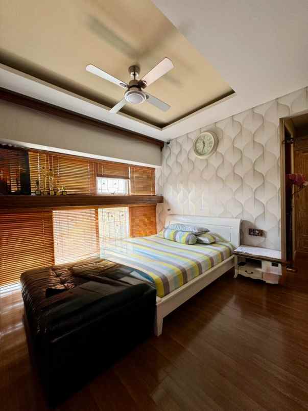 dijual rumah lebak bulus 1
