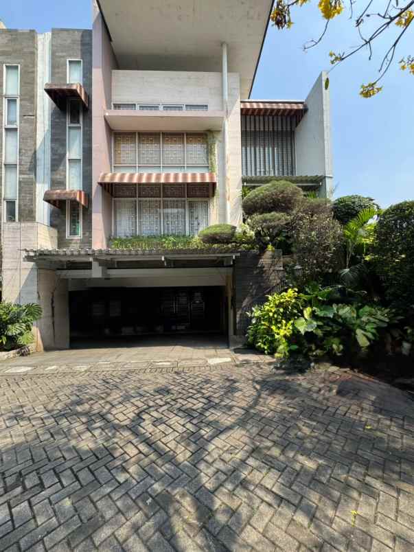 dijual rumah lebak bulus 1