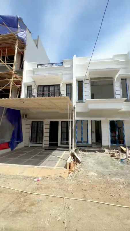 dijual rumah lenteng agung