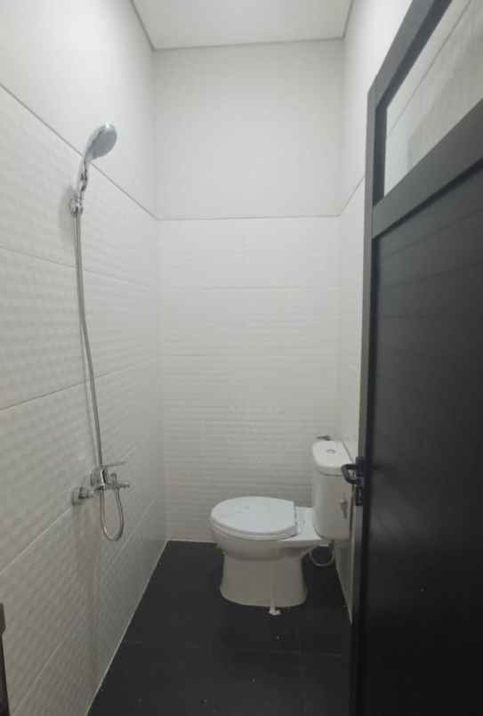 dijual rumah lokasi 1km dari pintu tol jati asih