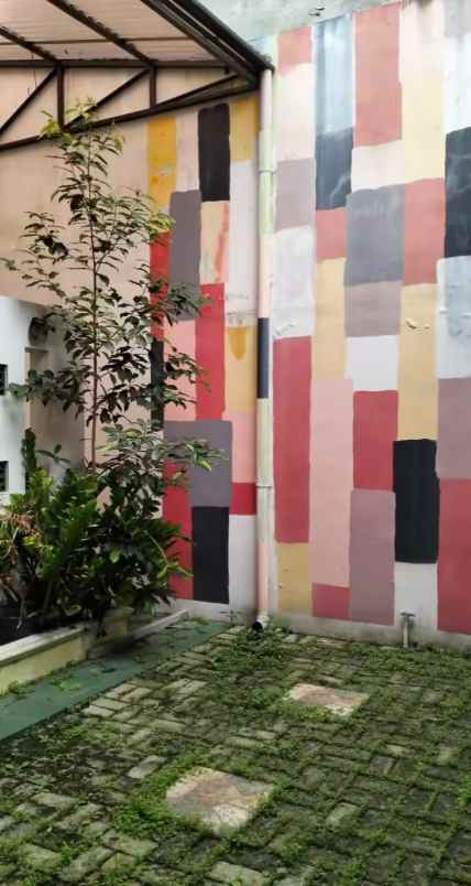 dijual rumah lokasi dekat suhat kota malang