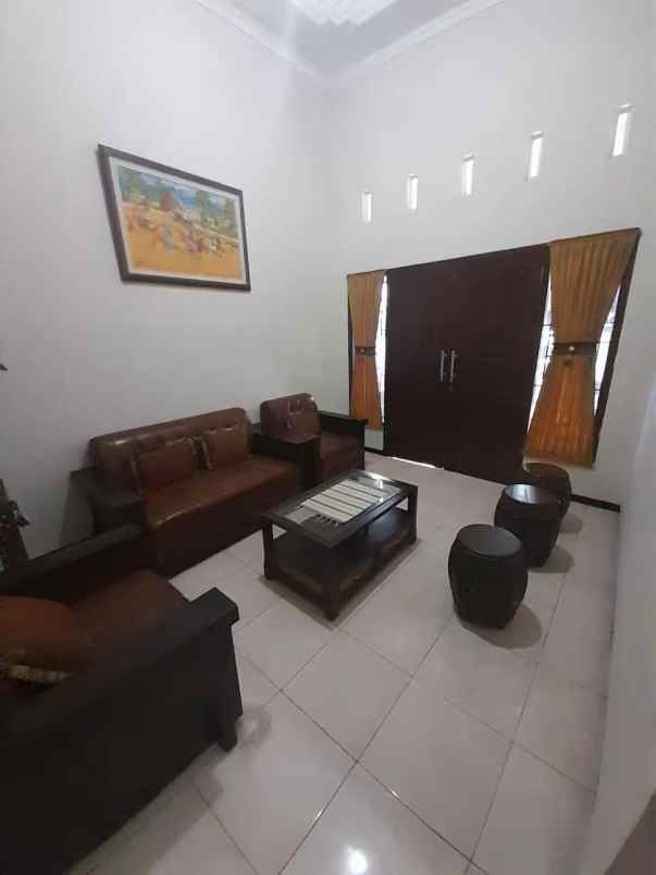dijual rumah lokasi dekat suhat kota malang