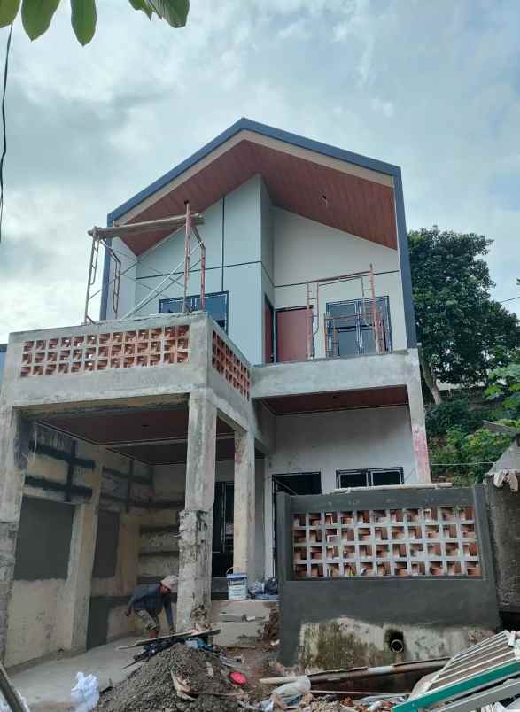 dijual rumah lokasi strategis akses