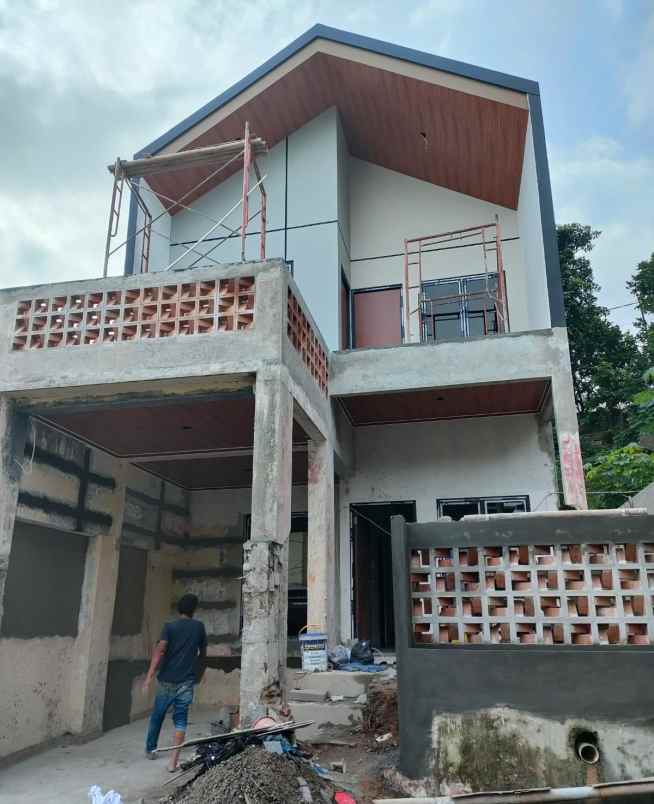 dijual rumah lokasi strategis akses