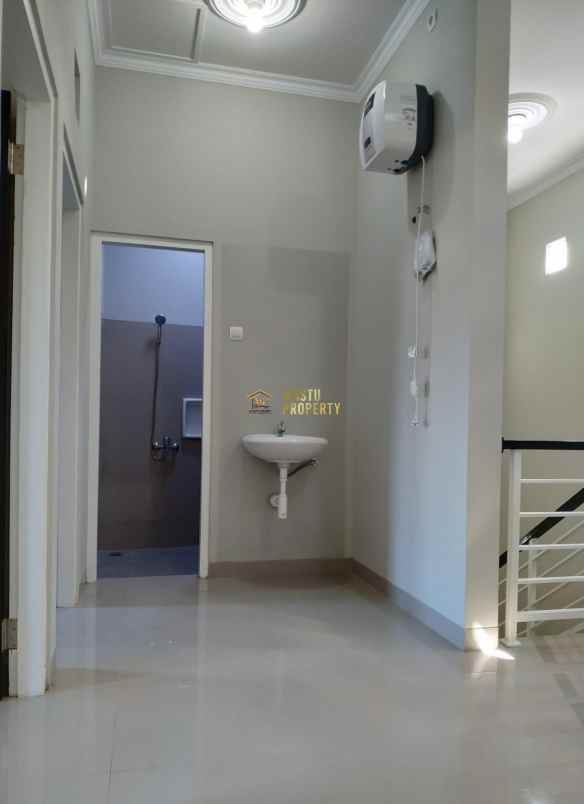 dijual rumah maguwoharjo depok sleman