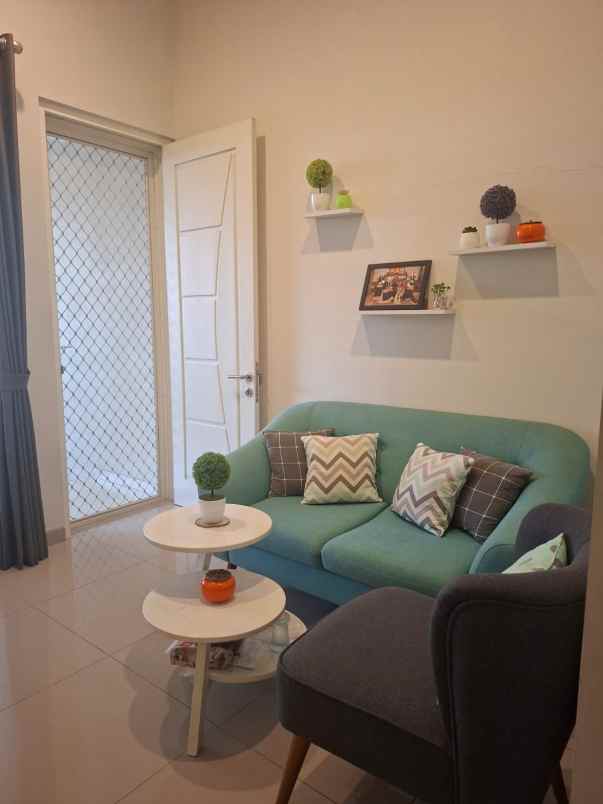 dijual rumah manyar tirtoasri