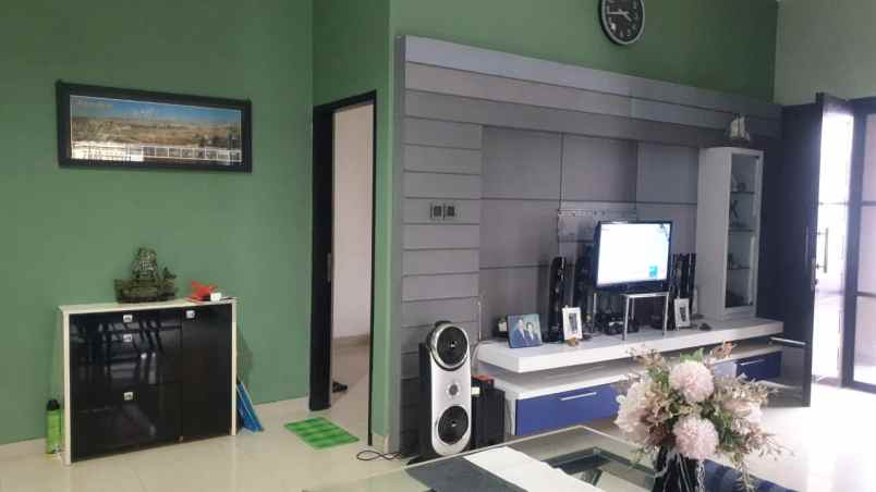 dijual rumah manyar tirtoyoso hans regency