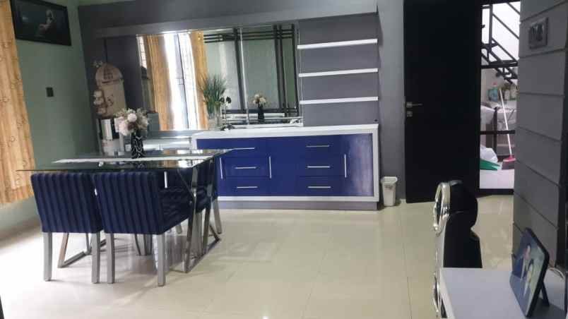 dijual rumah manyar tirtoyoso hans regency