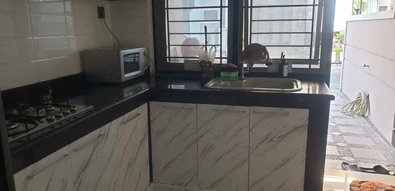 dijual rumah manyar tirtoyoso hans regency