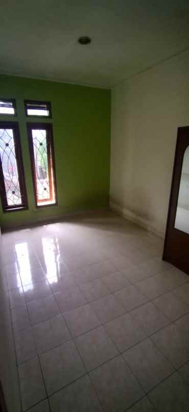 dijual rumah margahayu raya