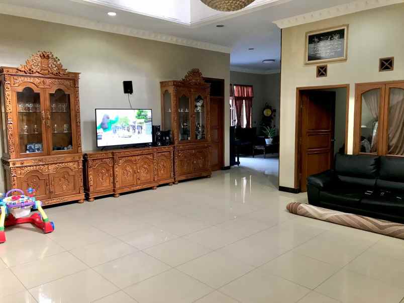 dijual rumah margawangi