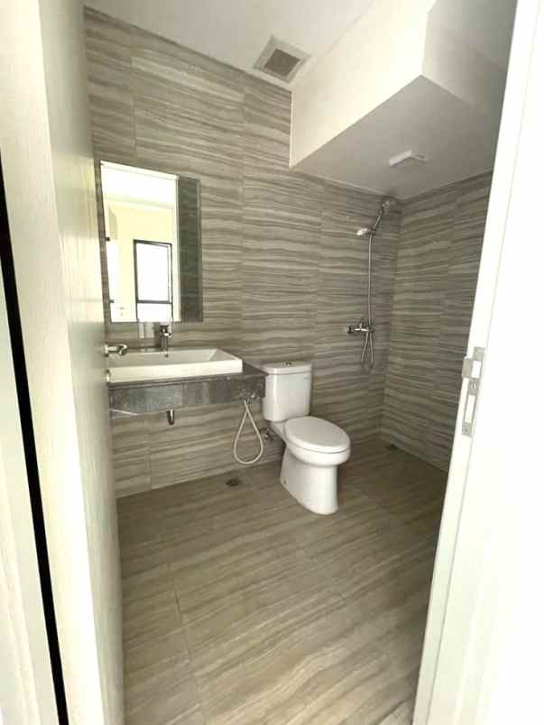 dijual rumah matana asya jgc jakarta