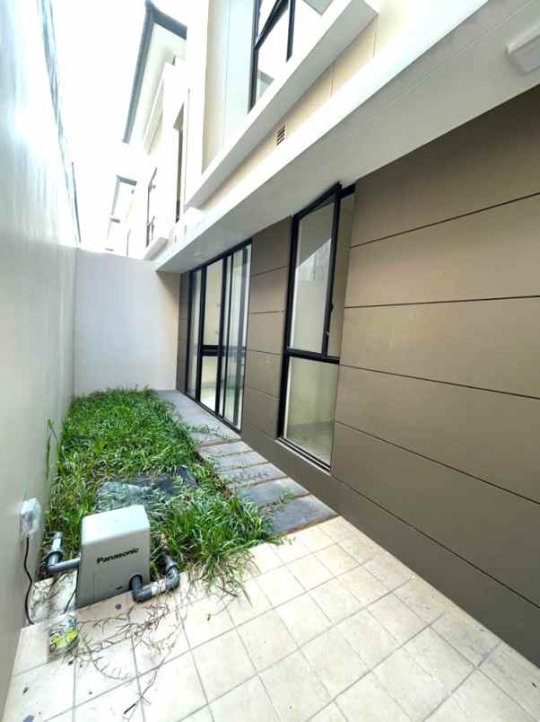 dijual rumah matana asya jgc jakarta