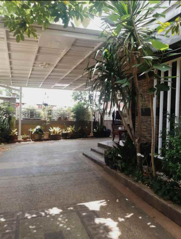 dijual rumah meruyung limo depok