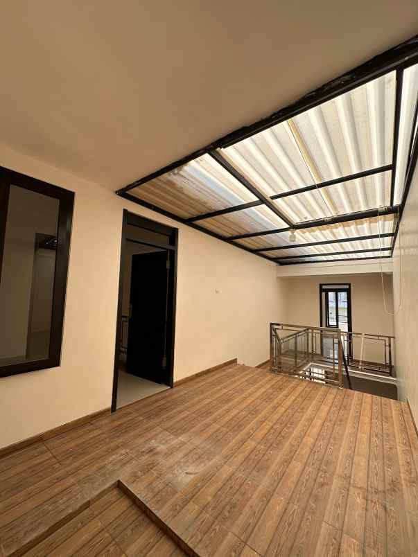 dijual rumah mewah siap huni lokasi di araya