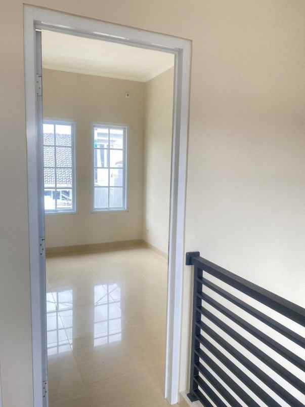 dijual rumah modern minimalis 2 lantai kodau jatimekar