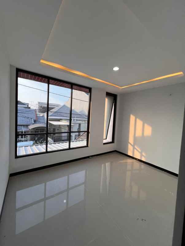 dijual rumah nginden surabaya