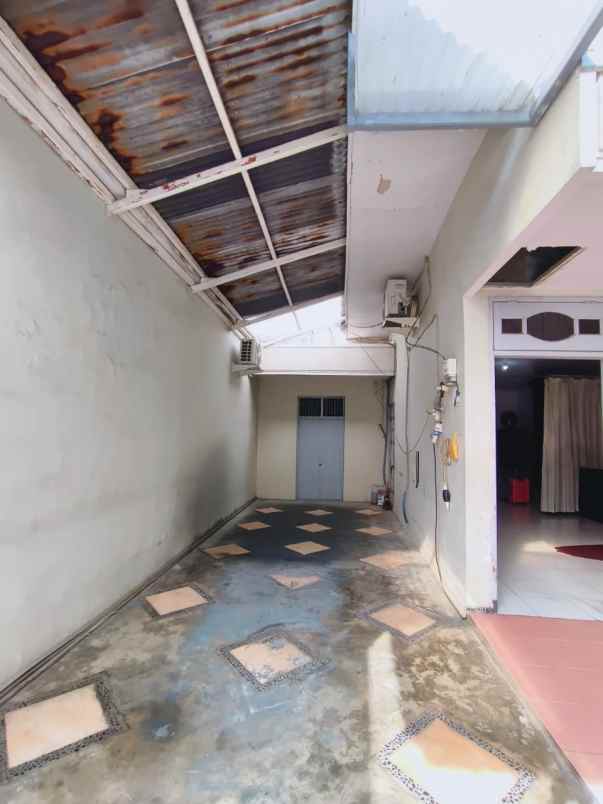 dijual rumah nirwana eksekutif