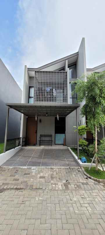 dijual rumah o2 grand wisata