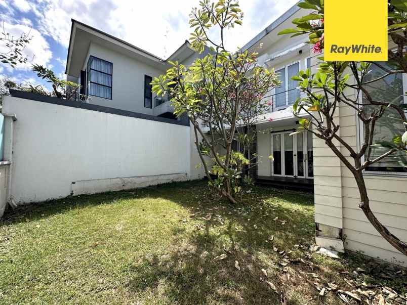 dijual rumah pakuwon indah vila bukit