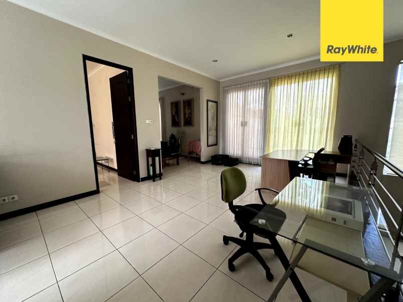 dijual rumah pakuwon indah vila bukit