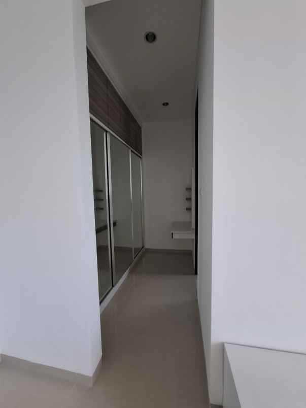 dijual rumah palm beach pakuwon city