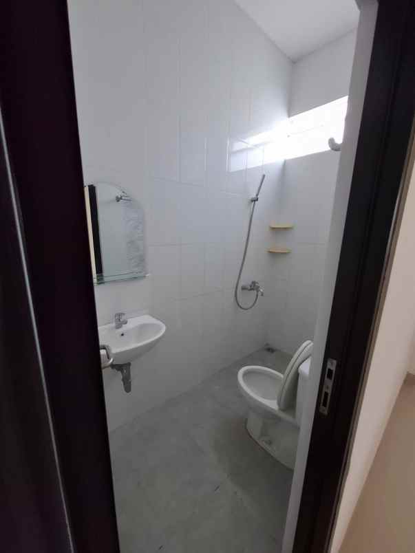 dijual rumah palm beach pakuwon city