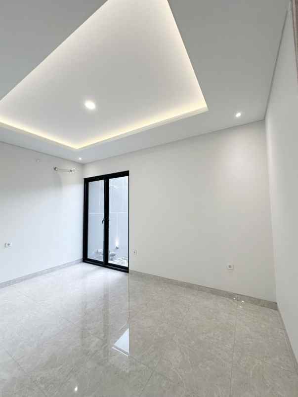 dijual rumah panjang jiwo