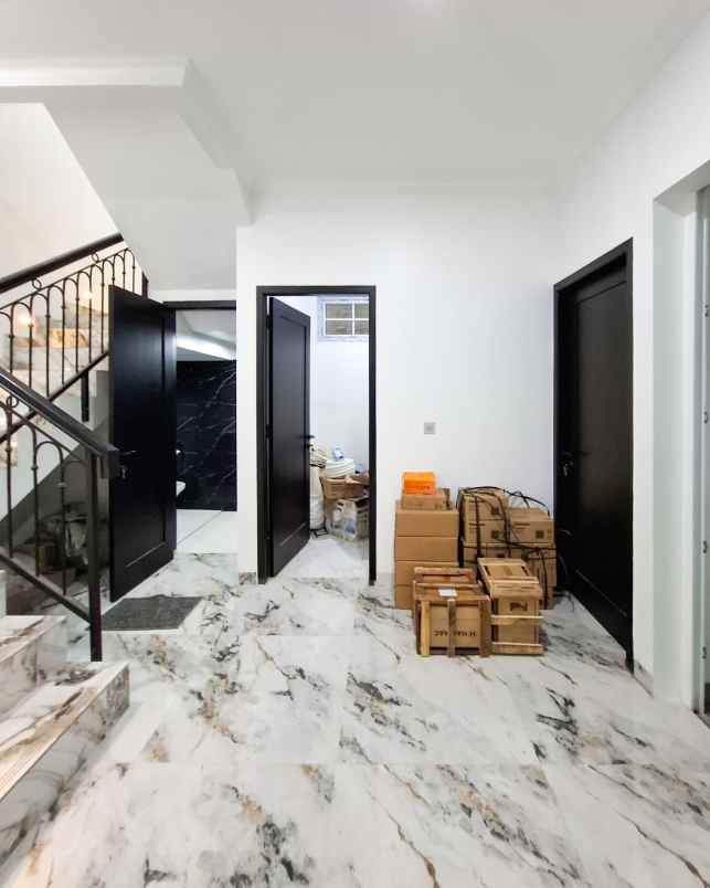 dijual rumah pejaten jakarta selatan