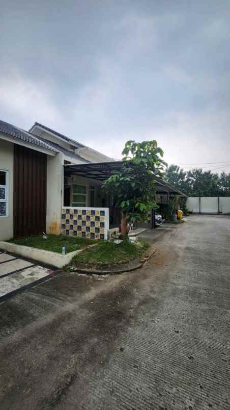 dijual rumah perumahan bukit dago