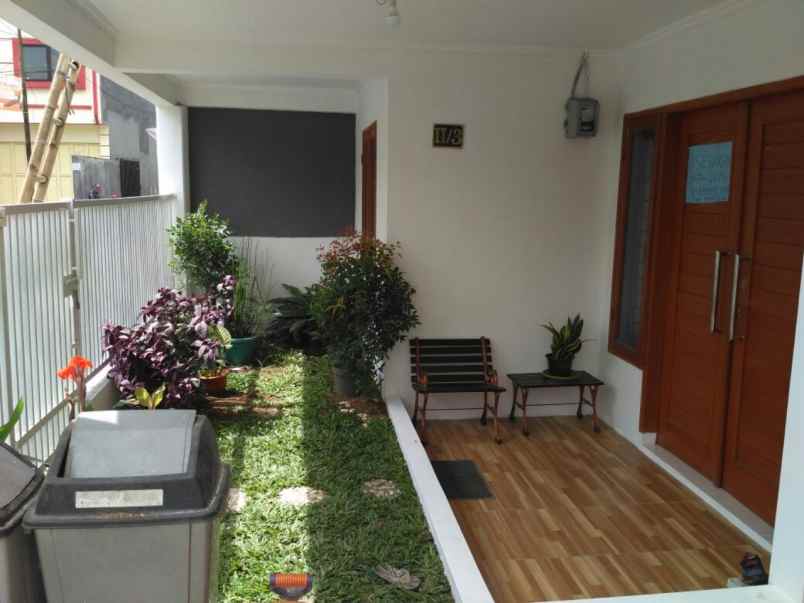 dijual rumah perumahan cibolerang indah