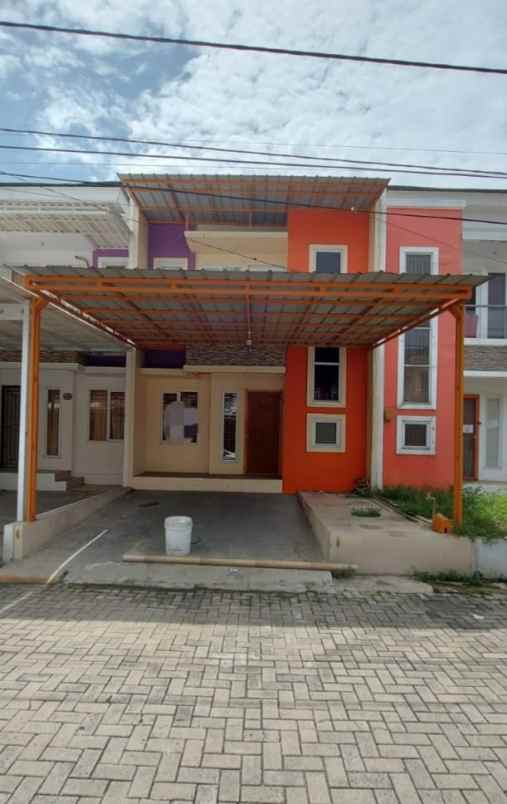 dijual rumah perumahan grand duta