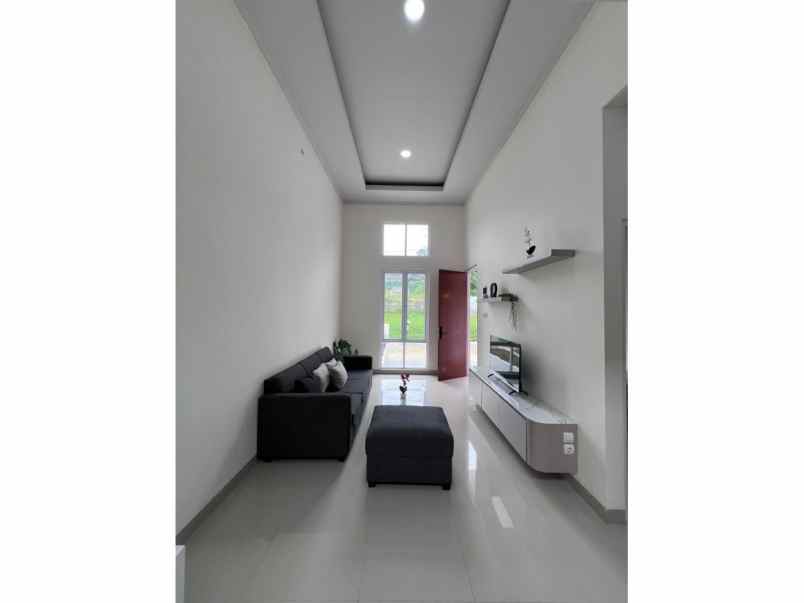 dijual rumah perumahan persada