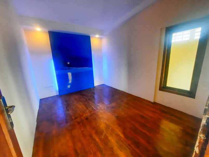 dijual rumah perumahan taman shafira