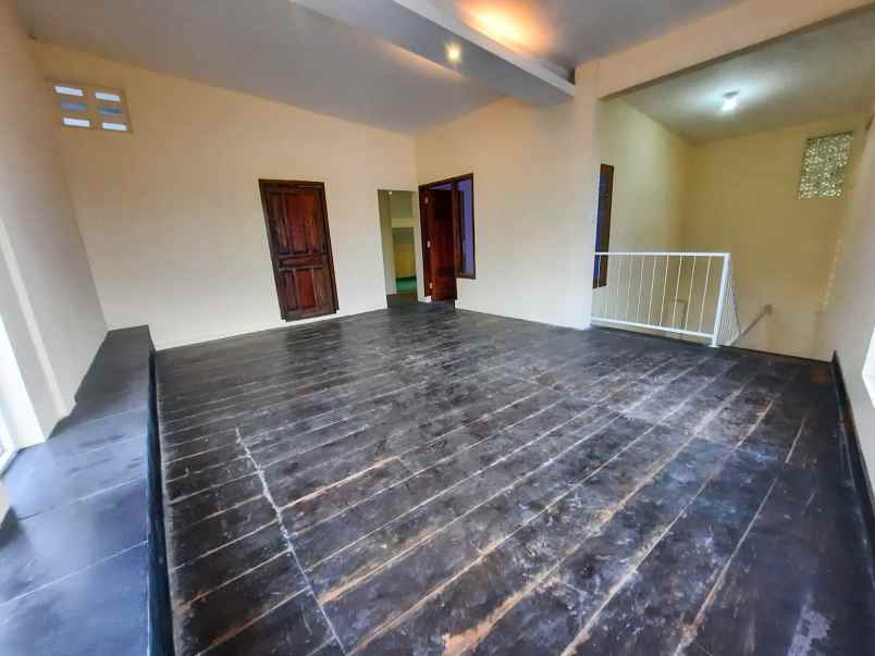 dijual rumah perumahan taman shafira